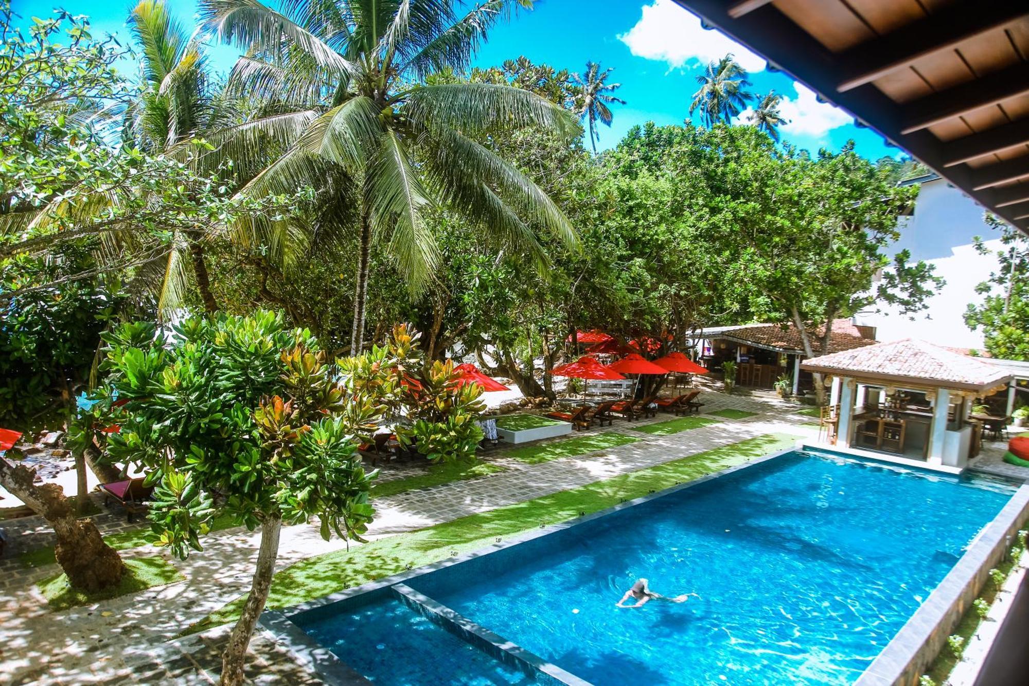 Surf Sea Breeze Hotel Mirissa Exterior photo