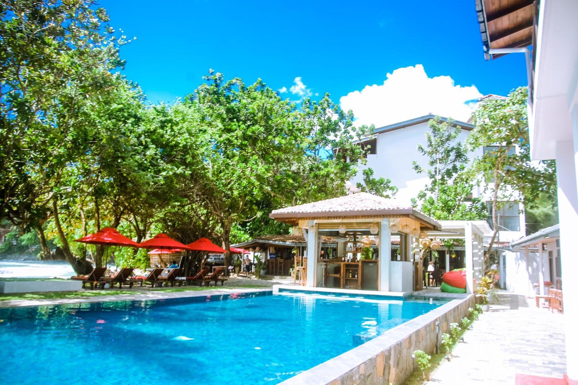 Surf Sea Breeze Hotel Mirissa Exterior photo